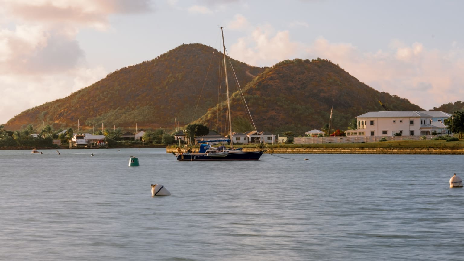 Antigua and Barbuda citizenship by investment: how much is Antigua passport?